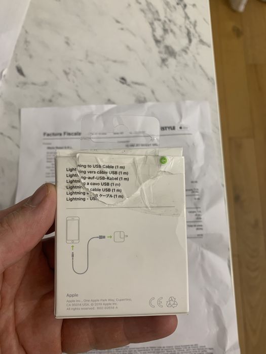 ORIGINAL Incarcator Iphone Cablu de incarcare date Apple - USB, 1m NOU