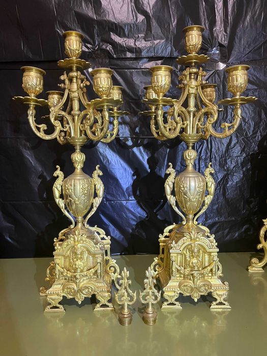 Автентичен френски каминен часовник триптих в стил Louis XVI – позлатен бронз (Ormolu), ХIХ век (1880-1890 г.)