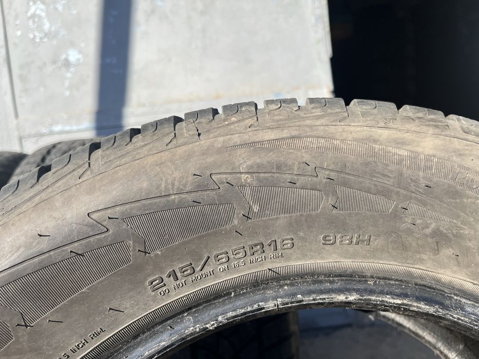 4 бр. зимни гуми 215/65/16 GoodYear 7-7,5 mm DOT 2618
