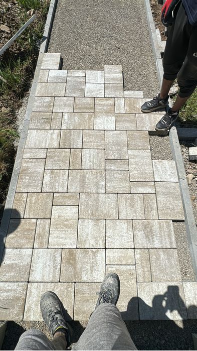 Firma Montaj pavele- sapaturi- transport agrecate