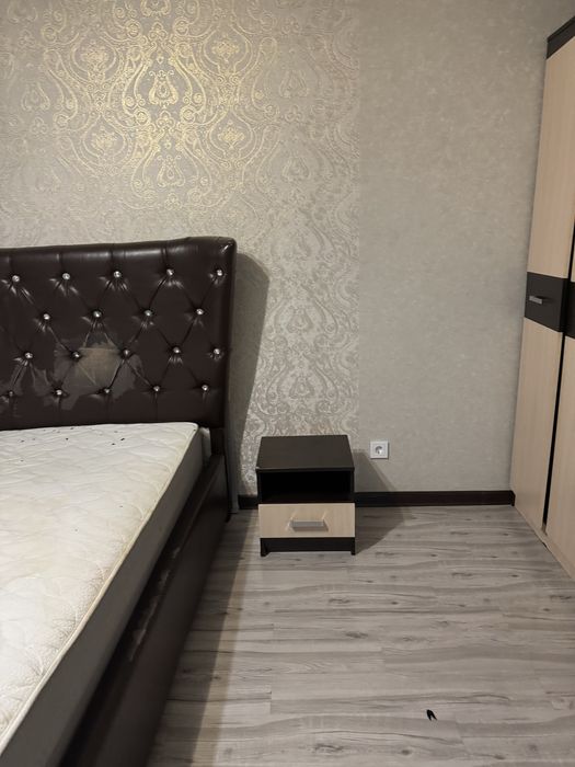 Шкаф четырехдверный и тумбы