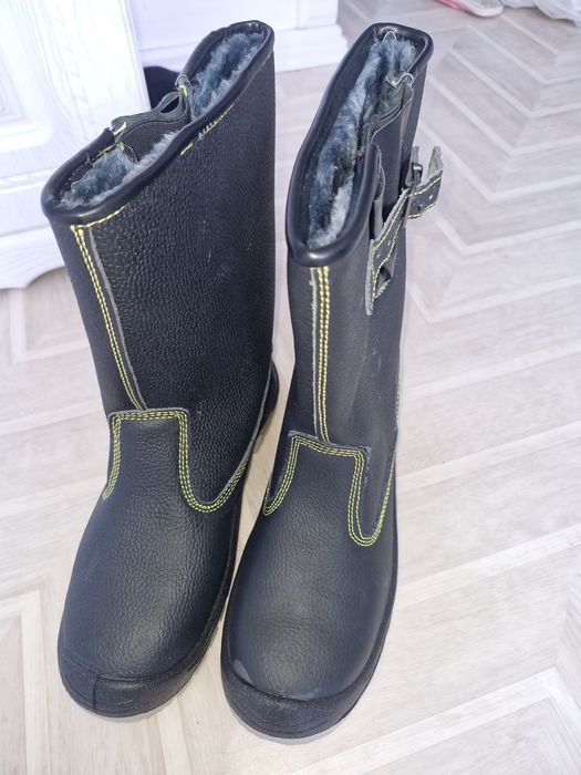 Қысқы  жаңа етік  сатылады  12000