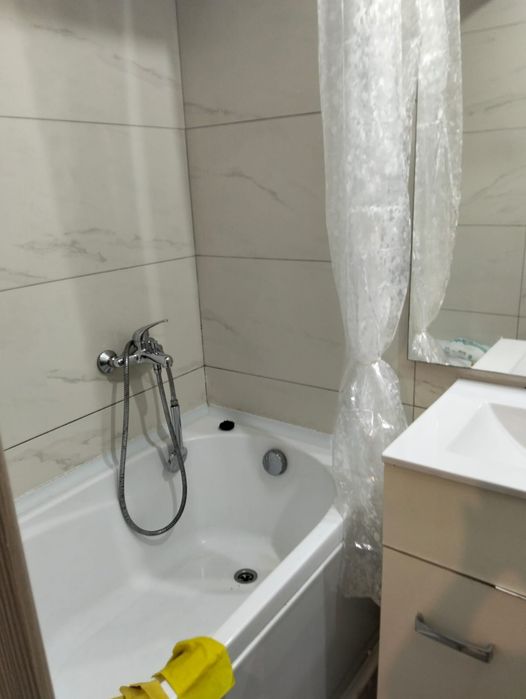 Închiriez apartament cu două camere!!!