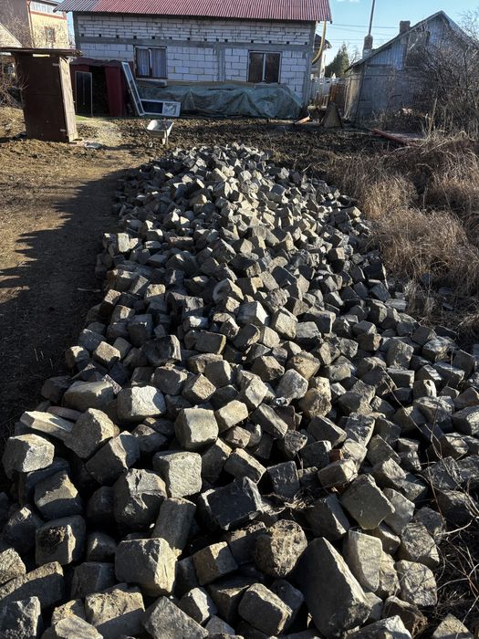 Vând Piatră cubică