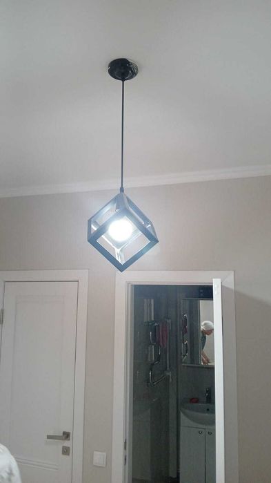 Продам люстры б/у