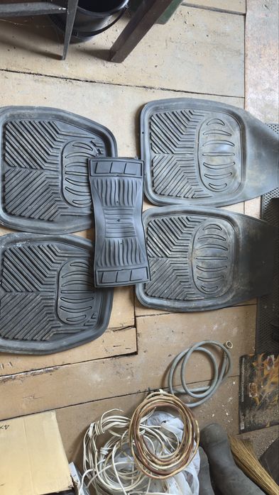 Коврики автомобильные универсальные