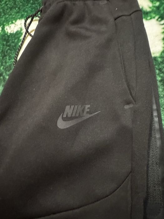 pantaloni nike tech m,l