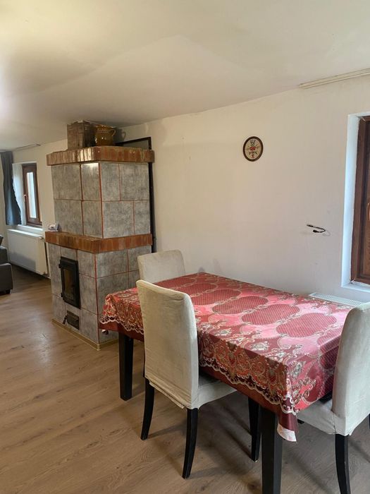 Închiriez casă în Ineu