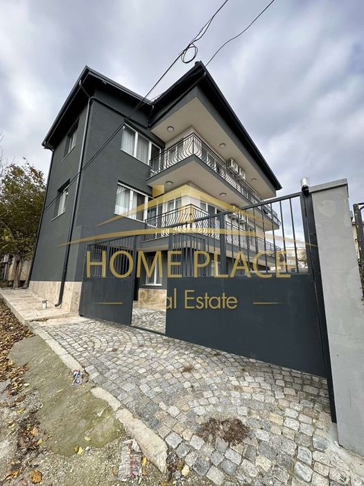 Къща на три етажа в кв.Виница