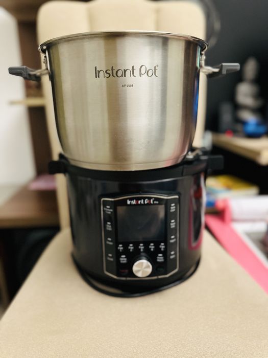 Multicooker Instant Pot Pro6 ca nou,garantie2027, putin folosit