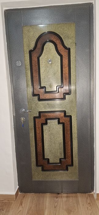 Usa metalica intrare apartament