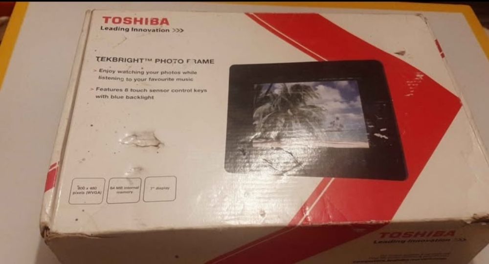 Ramă foto digitală Toshiba diagonala 7"