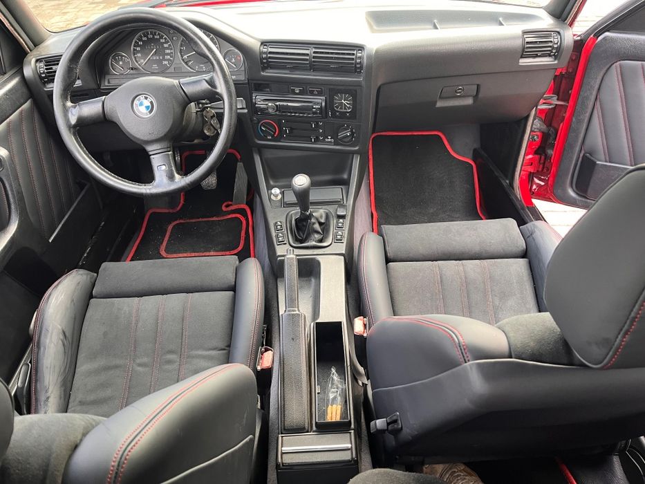 BMW E30 cabrio, 2500cm, vehicul istoric impecabil