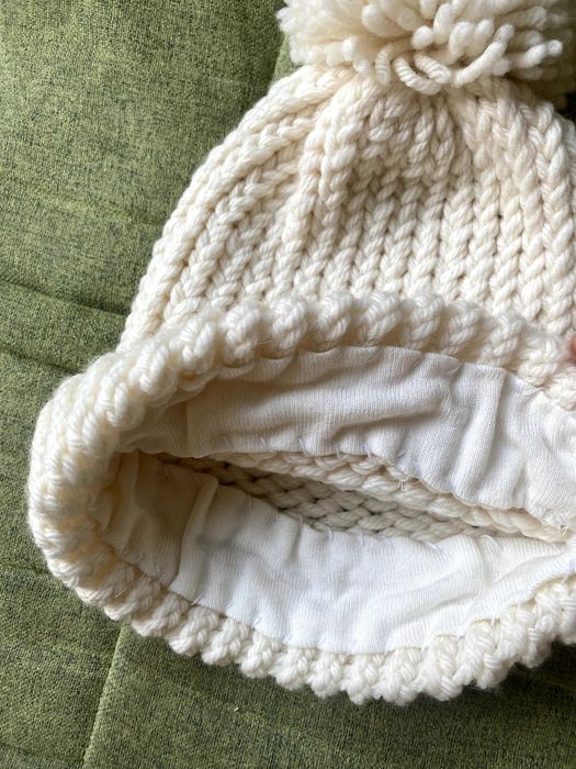 Дамска зимна шапка 100% вълна