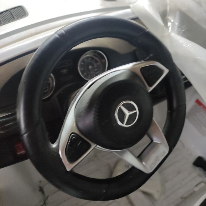 Детски джип 4х4 амг