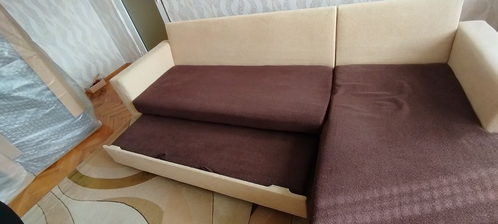 Разтегателен ъглов диван