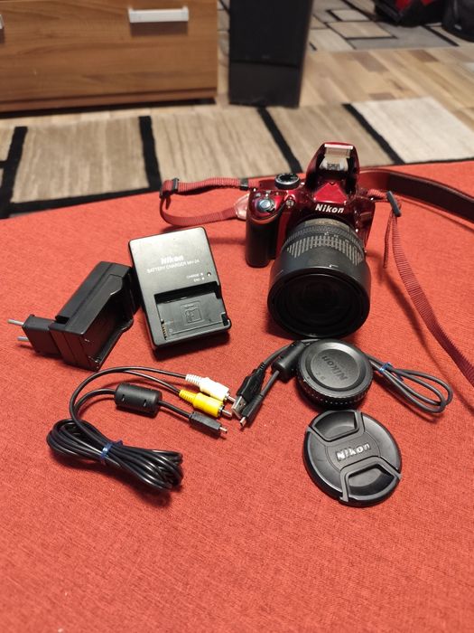 Aparat foto DSLR NIKON D3200 cu obiectiv