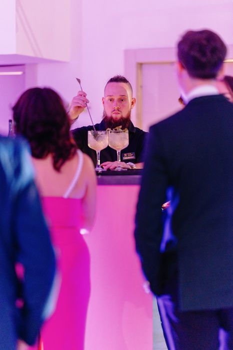 Cocktail bar mobil alcoolic / tort de shot-uri /trabuc / cigar bar