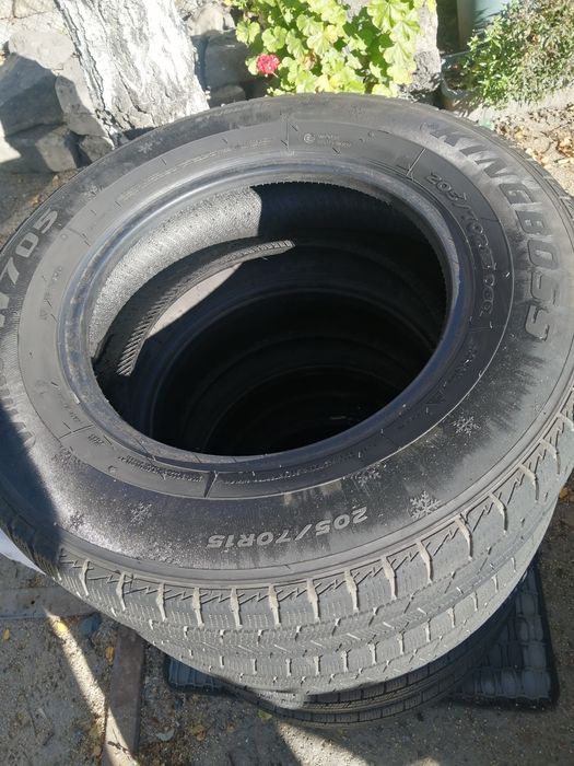Продам резину 205/70/15 зима