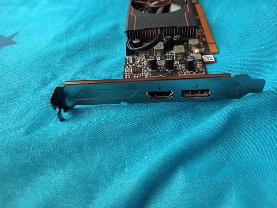 Placa video rx 6400 de 4 GB