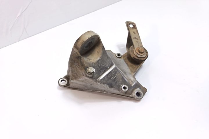 Suport cutie viteza dreapta 8D0399114S Volkswagen VW Passat B5.5 (fac