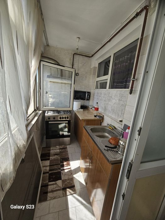 Închiriez Apartament 3 camere