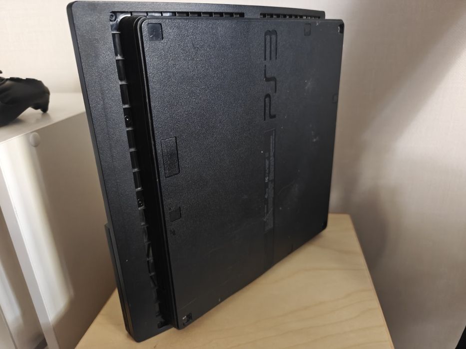 PS3 SLIM только тушка, прошита