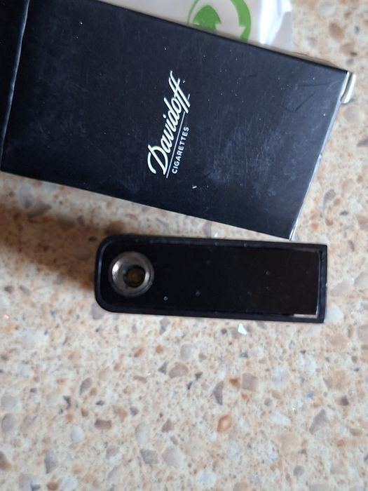 Vand bricheta Davidoff