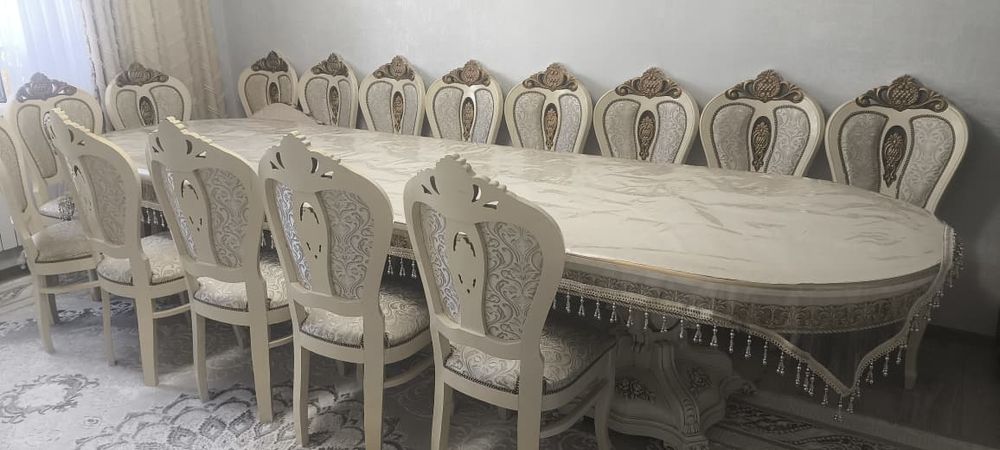 Стол со стульями, гостиный 350 тысяч