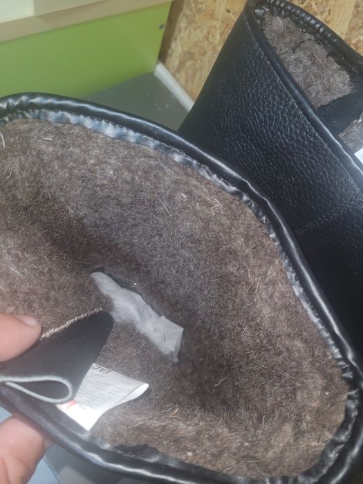 Продам спец обувь новую