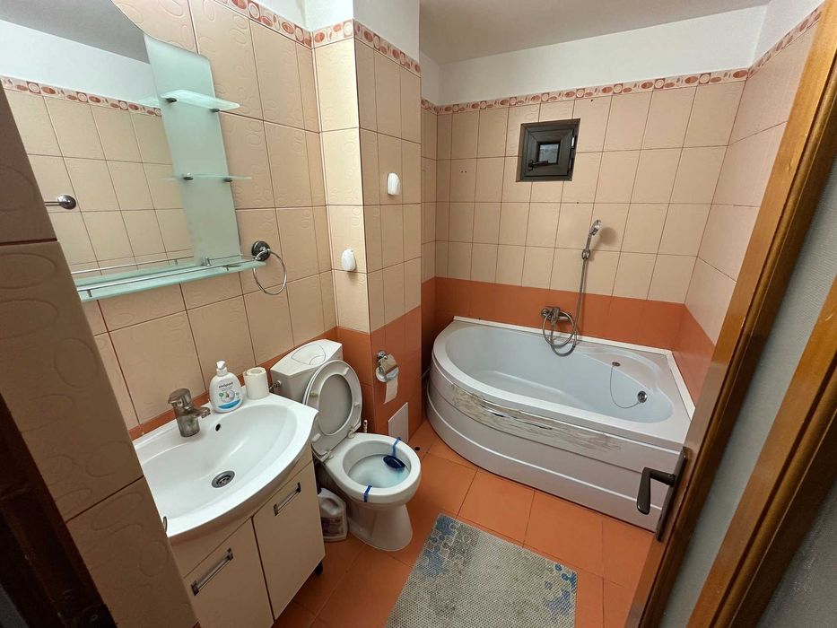Inchiriez apartament cu doua camere