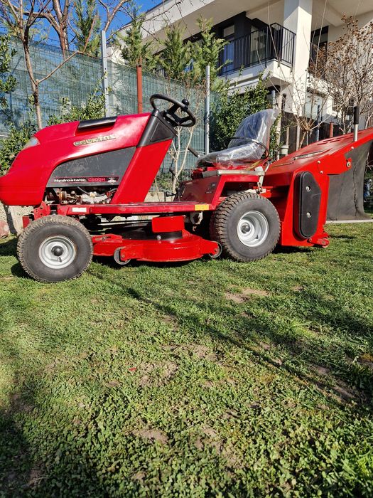 Tractorase tuns iarba