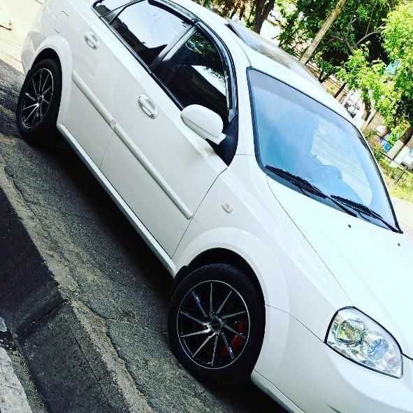 Lacetti 1.6 , 3 pozitsiya,avtomat-karobka