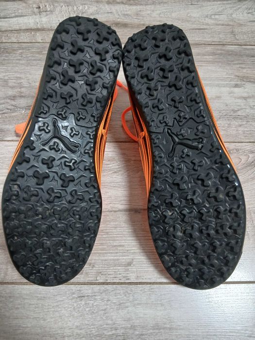 Футболни обувки, стоножки Puma, номер 37,5