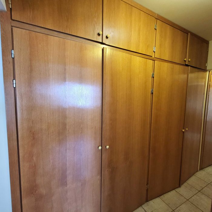 Se vând 6 uși + dresing