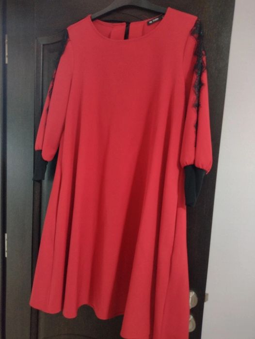 Rochie roșie scurtă