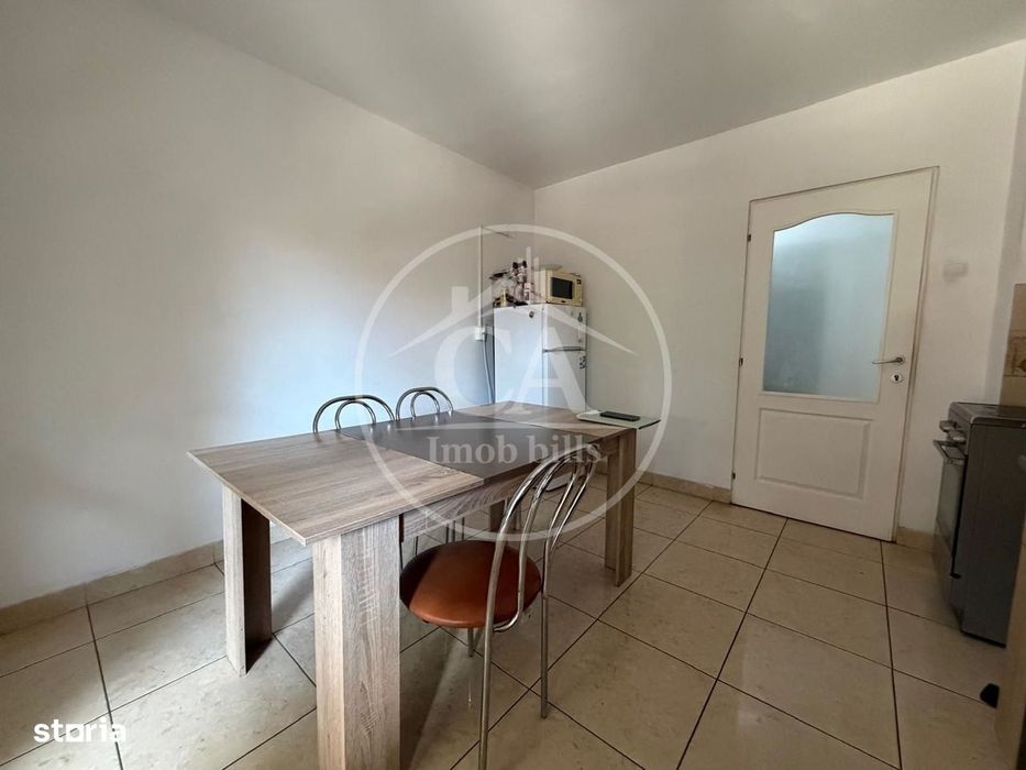 Apartament de vânzare cu 4 camere în zona Decebal, Oradea