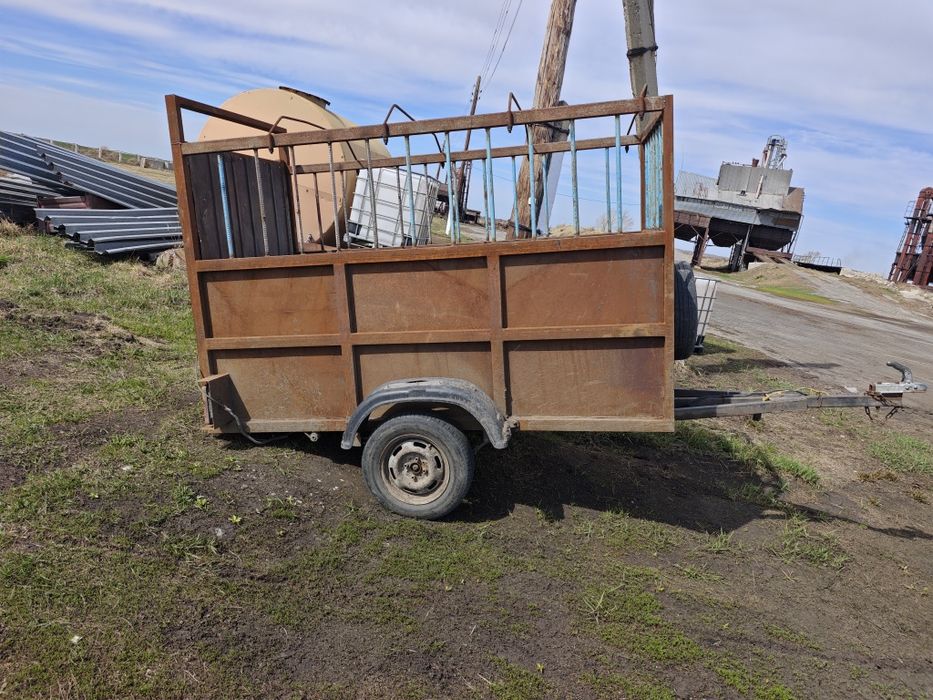 Скотовозка легковой