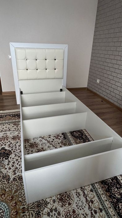 Продается 2 дивана в хорошом состаяние