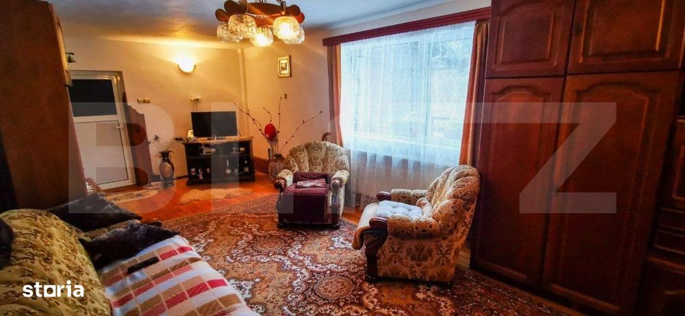 Resedinta cu destinatie de pensiune, 382mp utili si 1000mp teren, in S