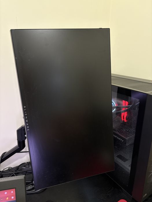 Монитор 24.5 DELL Alienware в подарок кронштейн