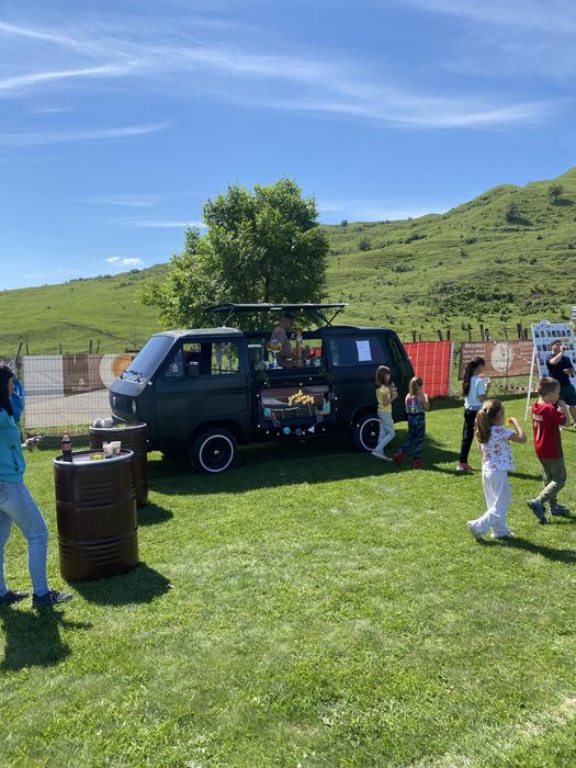 Bar mobil pentru evenimente de inchiriat