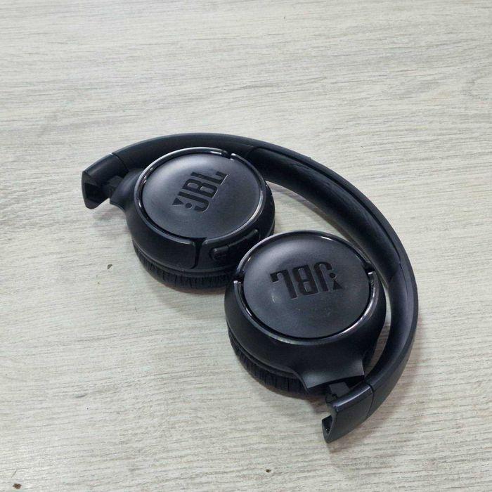 Безжични слушалки JBL Tune 5