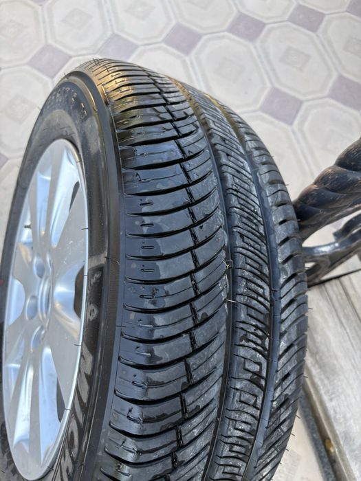 Запаска камри 40-45 как с заводаа