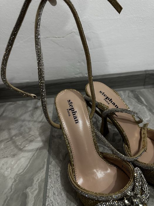 Pantofi eleganți aurii cu sclipici și fundă cu cristale – Stephan Paris
