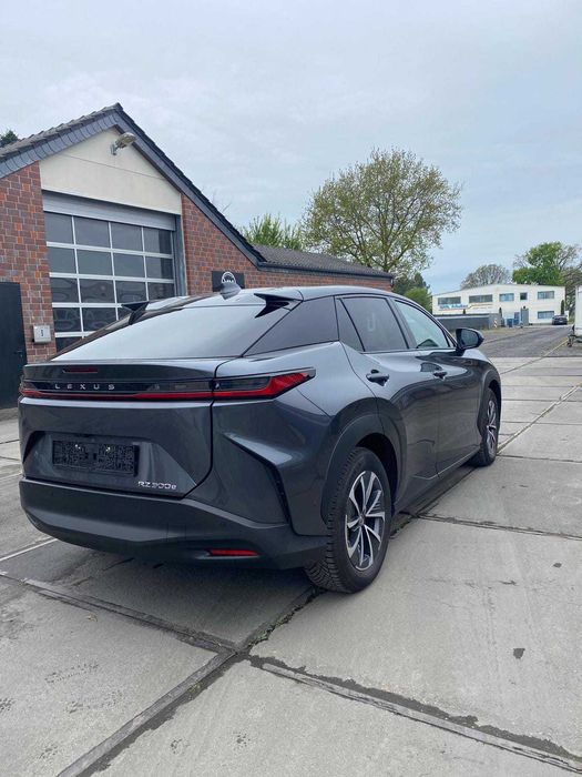 Lexus Rz300E full electric