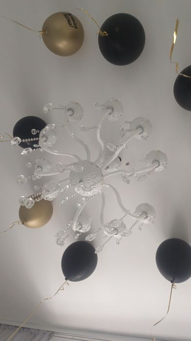 Люстра.    Большая