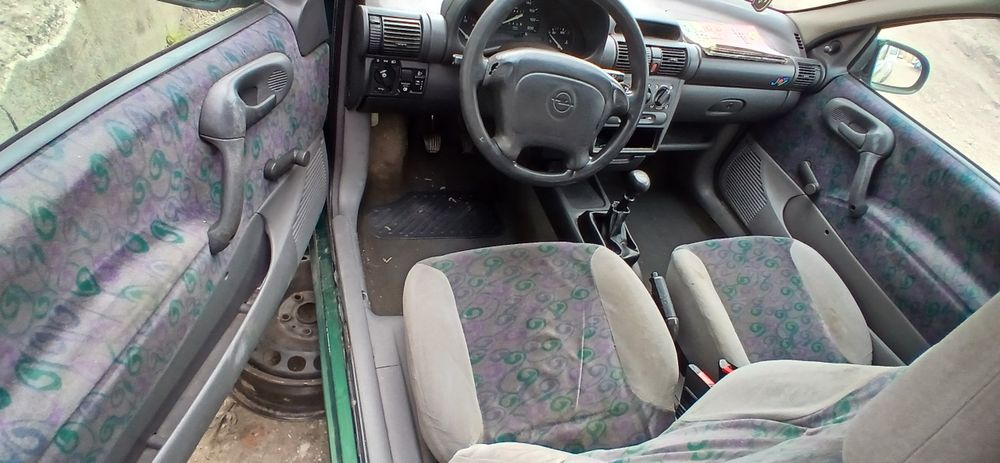 Opel corsa 1.4NZ 1996