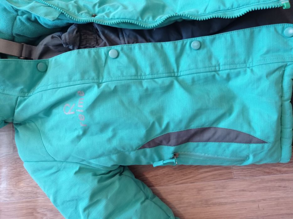 Продам  комбинезон для девочки