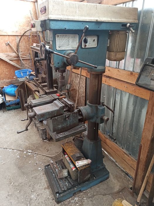 Bormașină cu coloana